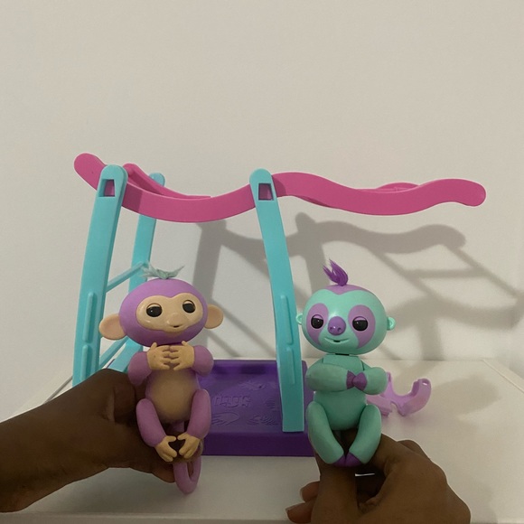 2 Fingerlings with a play set. - Picture 3 of 3